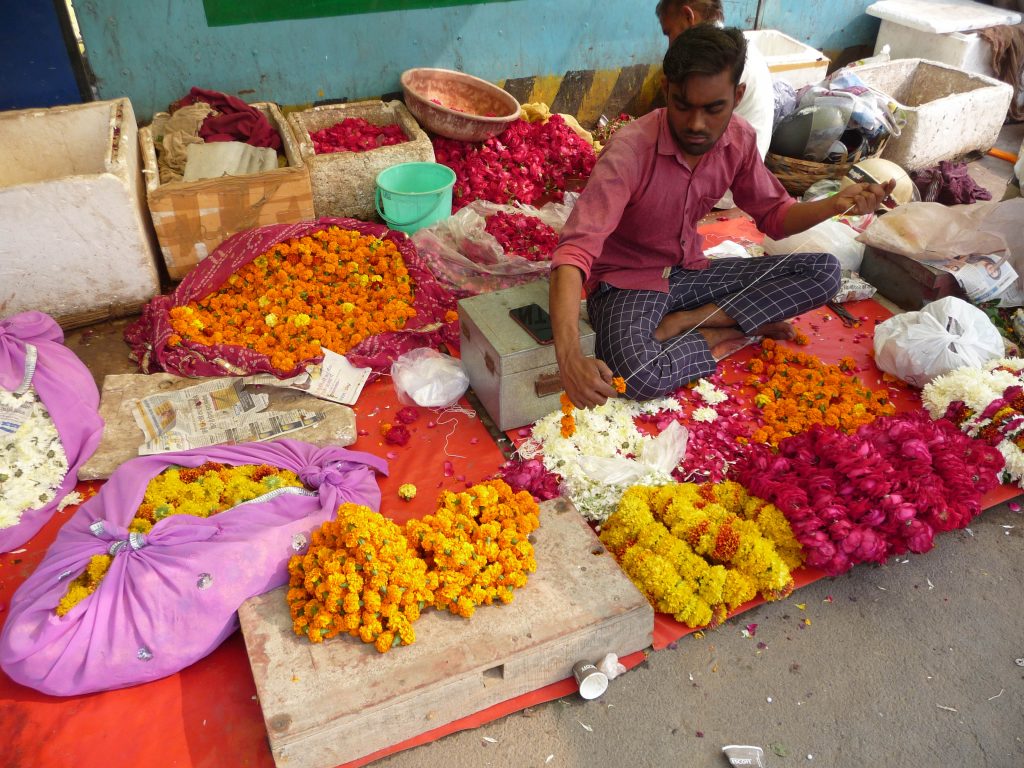 Inde, marchand de fleurs