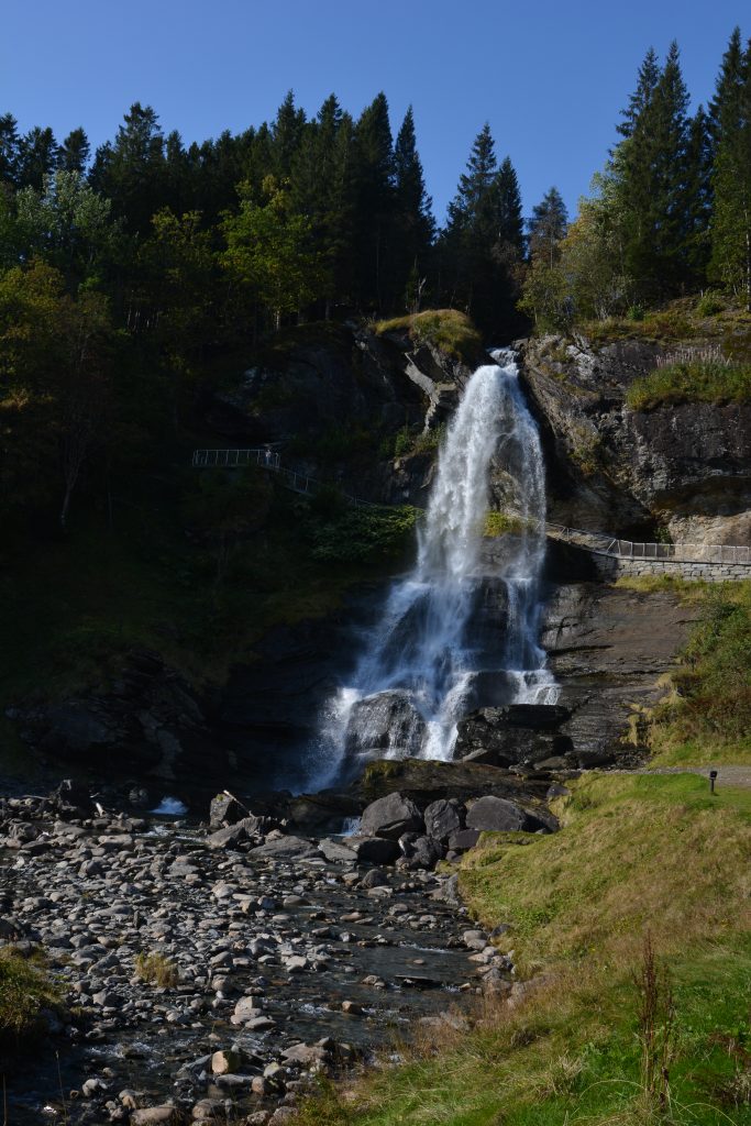 422 cascade Steindalsfossen
